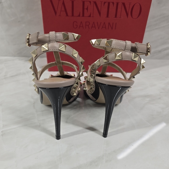 Valentino Garavani Rockstud Black and Tan Women's Shoes - Picture 6 of 12
